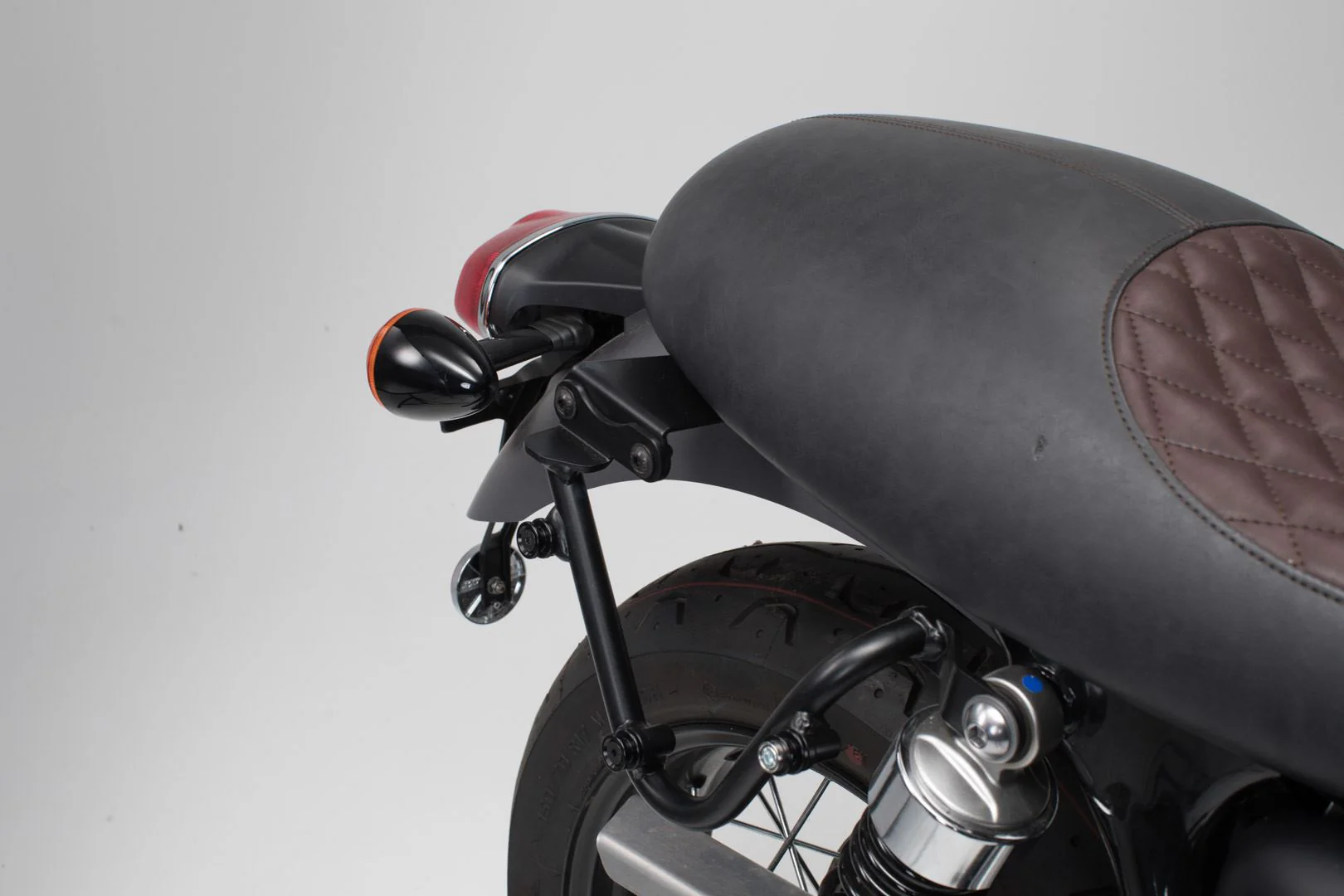 Adapter for SLC Side Carrier right For Triumph Bonneville T100/120 (16-) w/o Pass Grab Rail - Image 3