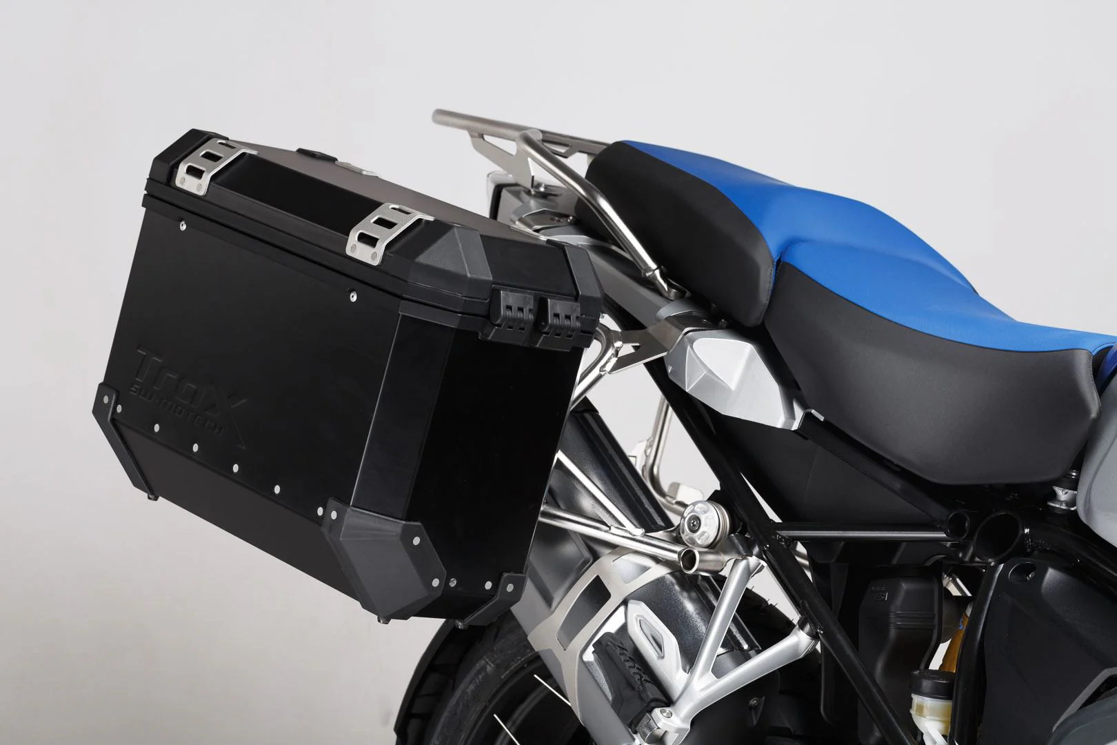 Adapter kit for orig carrier BMW R1200/1250GS,F850GS For Trax ADV/EVO/ION Assembly of 2 cases - Image 4