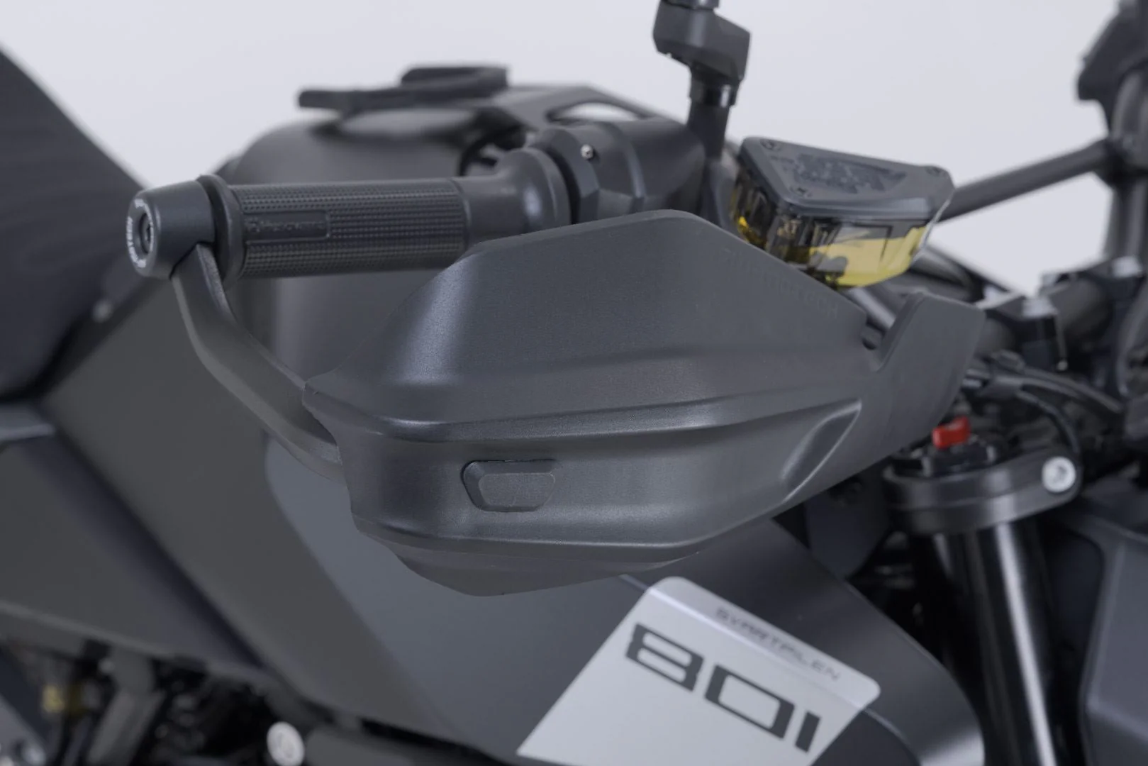 Adventure handguard kit Black. Husqvarna Svartpilen 801 (24-). - Image 4