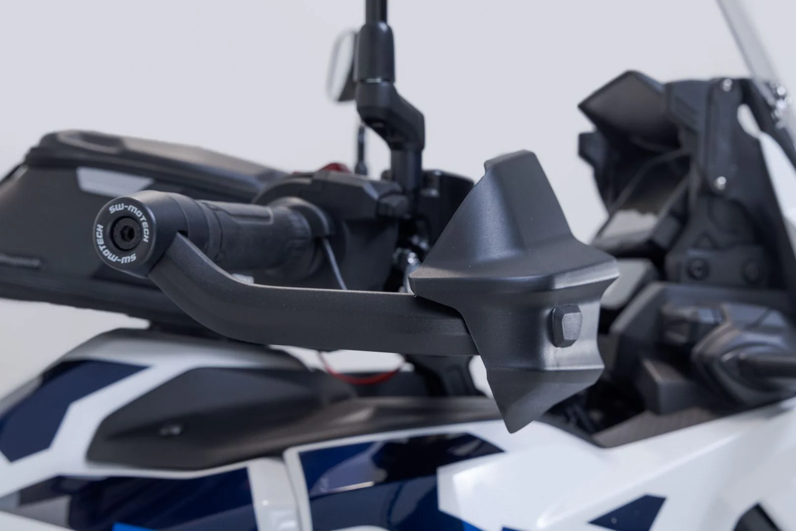 Adventure handguard kit Black. Honda CRF1000L/AS, CRF1100L/AS, X-ADV. - Image 4