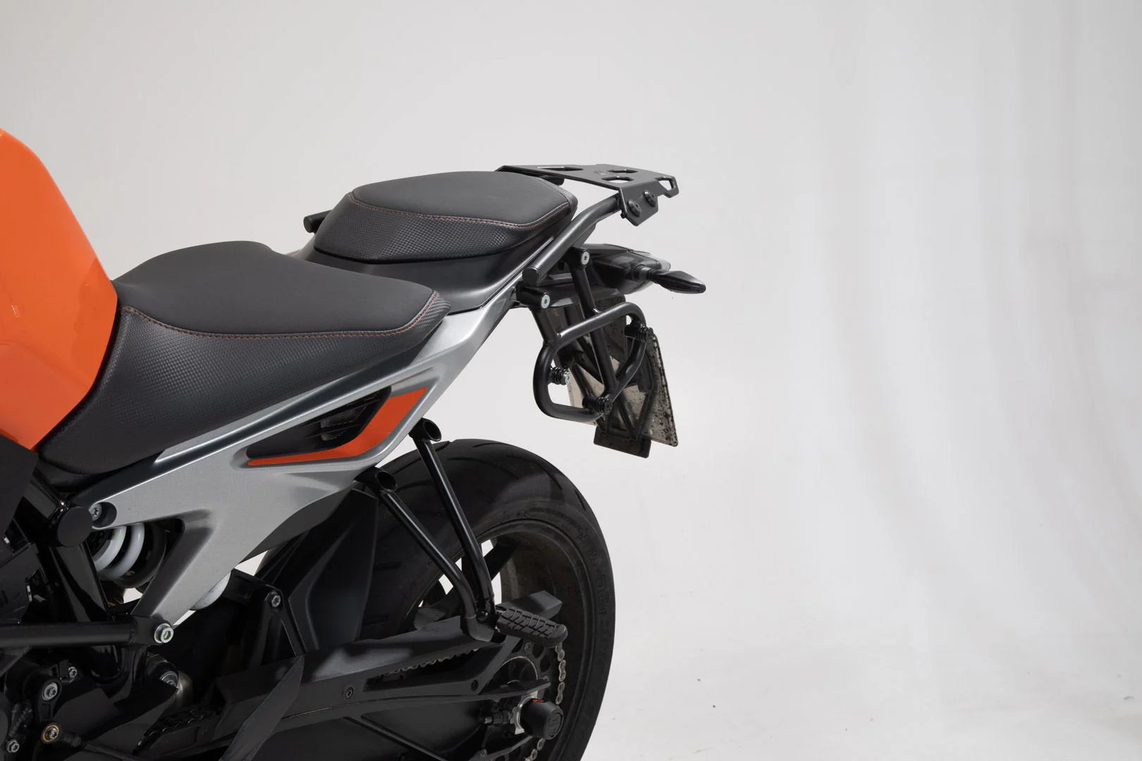 ADVENTURE-RACK Black. R 1300 RS (25-). BMW Topcase mount. - Image 4