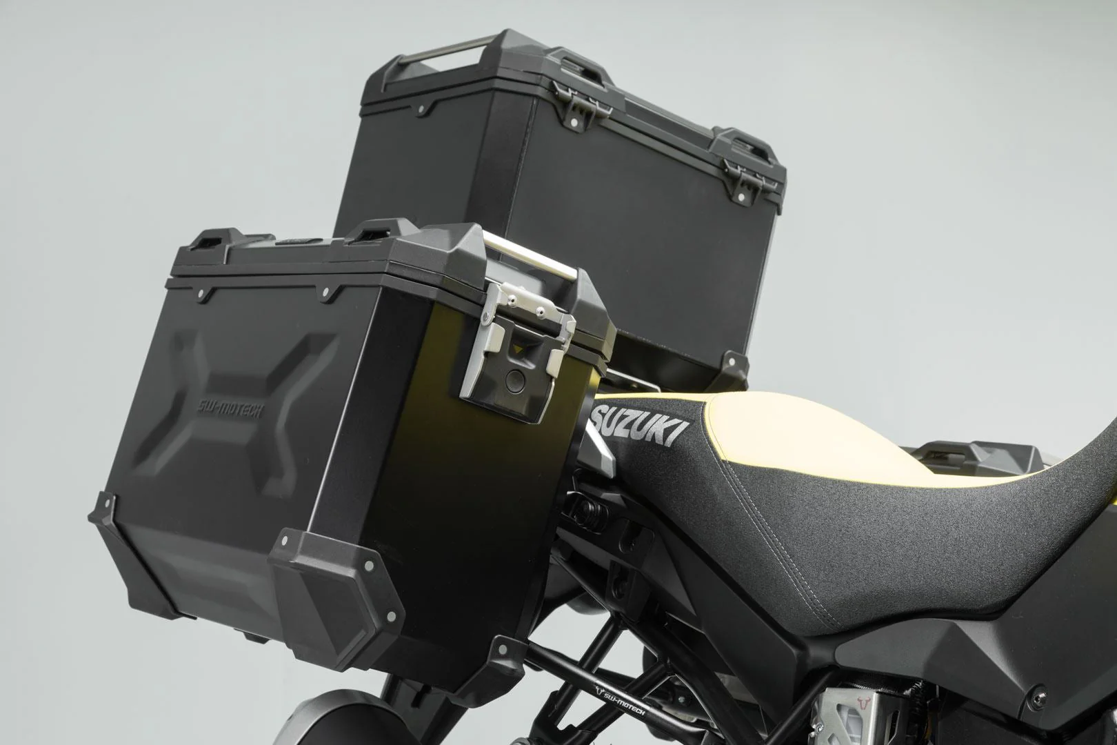 Adventure set luggage Silver. Suzuki V Strom 1000 (14-19). - Image 2