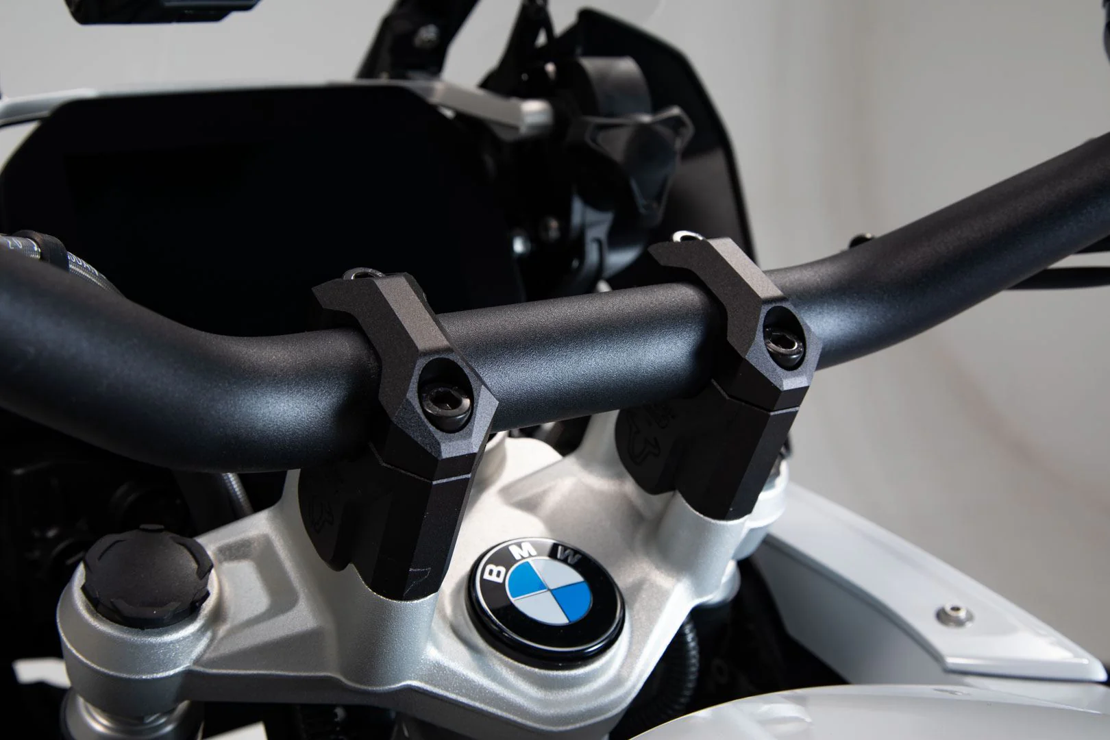 Bar riser H=40 mm R1200GS LC/Adv/Rallye, R1250GS. Black - Image 3