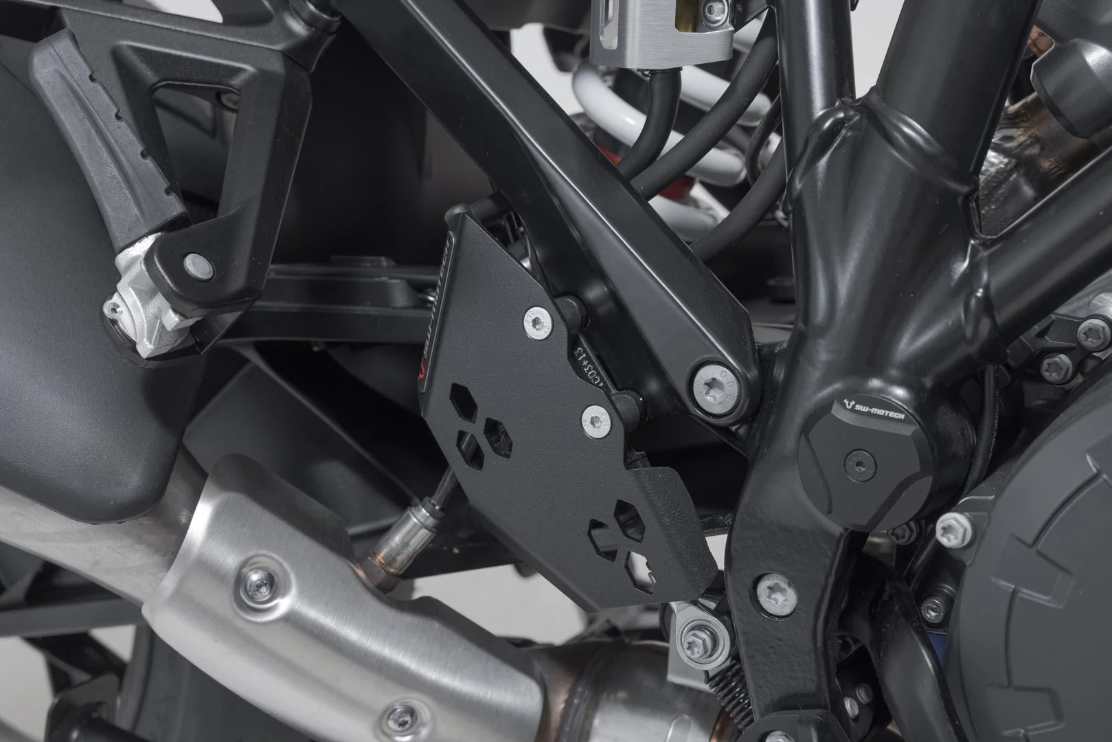 Brake Cylinder Guard KTM 1290 Super Adventure (21-) Black - Image 2