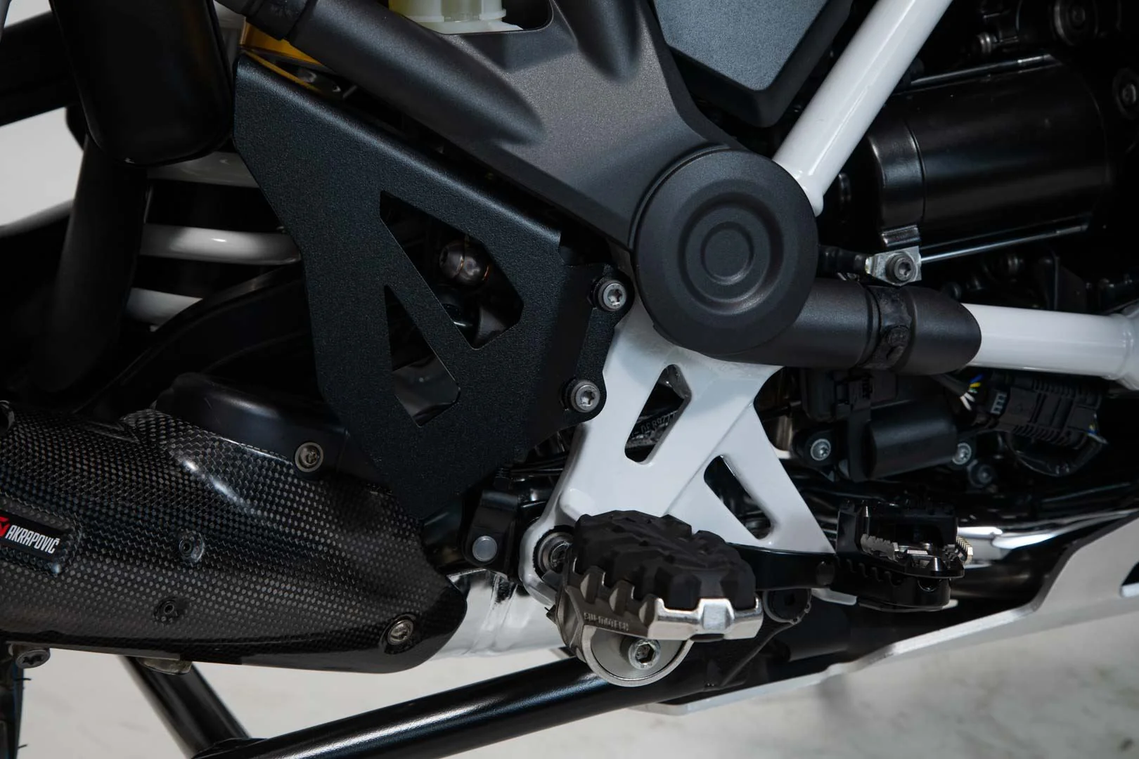 Brake cylinder guard BMW R1200GS, R1250GS. Black - Image 5