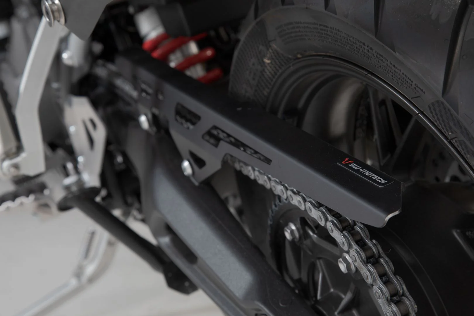 Chain guard Triumph Tiger 900/ GT/ Rally/ Pro (19-23) Black - Image 2