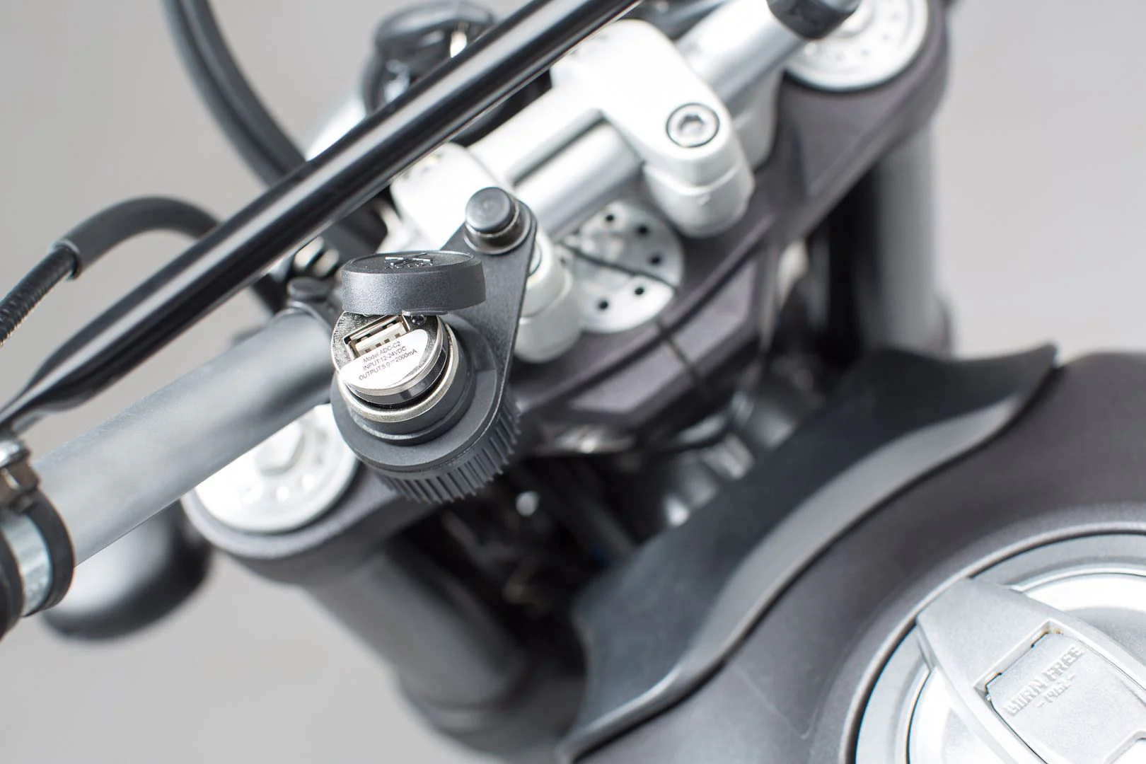 Cigarette lighter socket bracket M8 For handlebar mount with M8 screw - Image 3