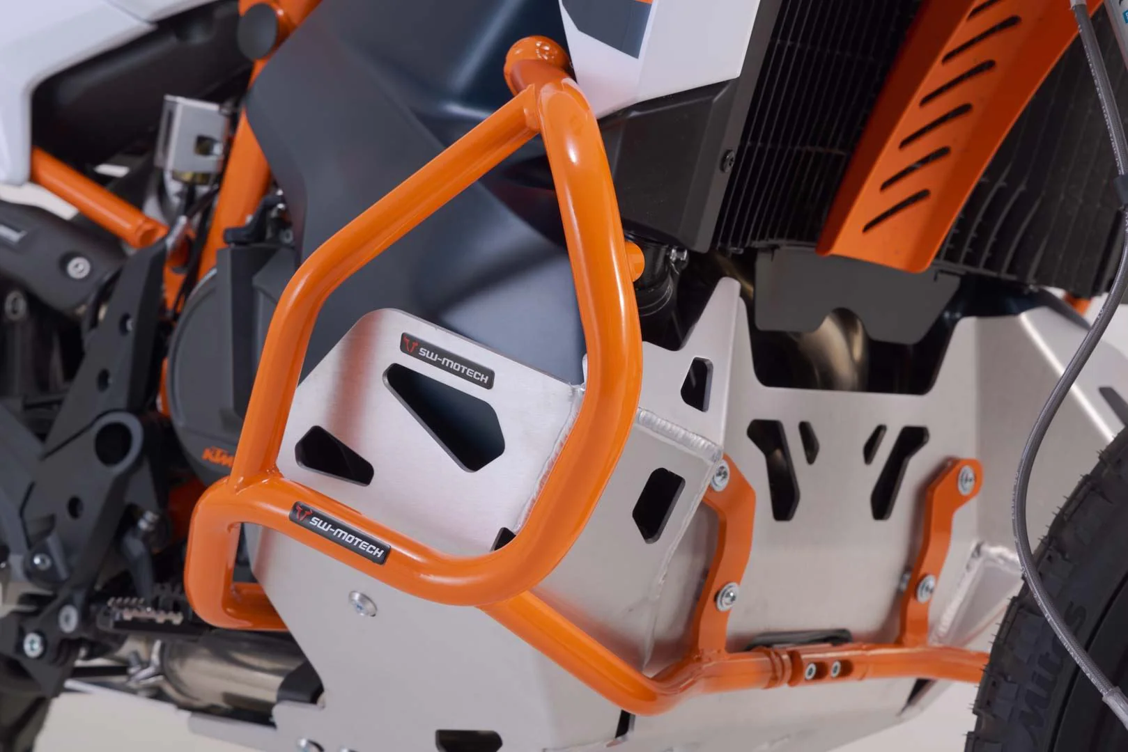Crash bar KTM 790 Adv/ R, 890 Adv/ R Electronic orange - Image 4
