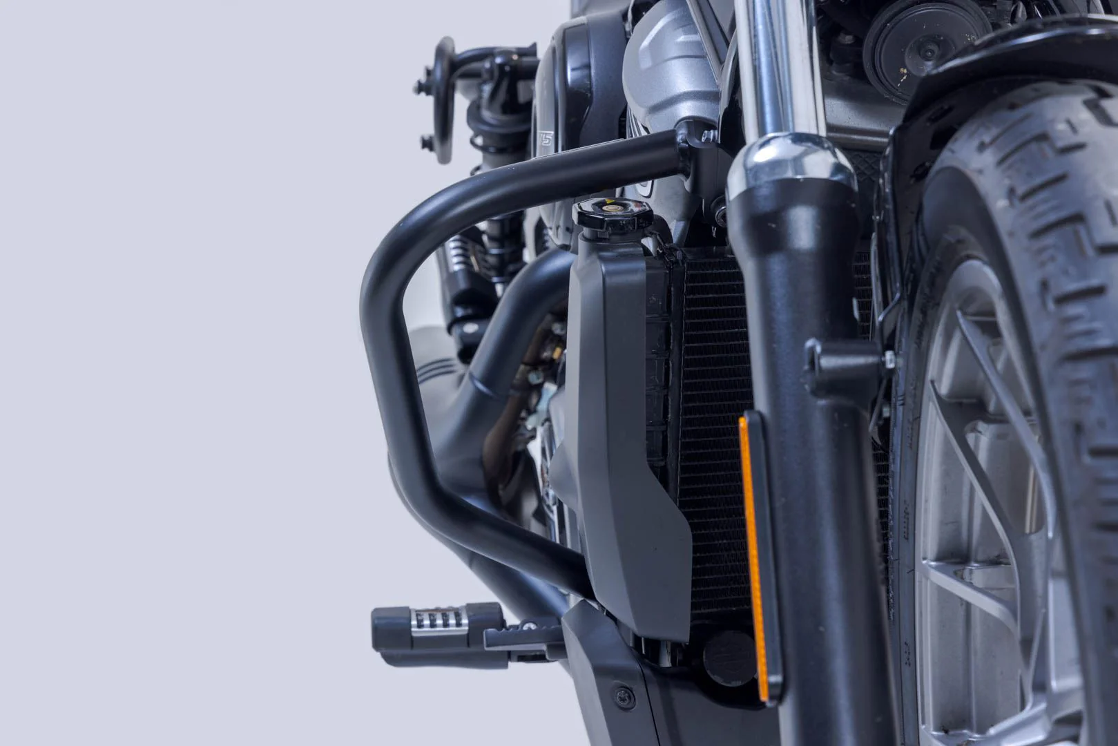 Crash bar Schwarz. Harley-Davidson Nightster / Special. - Image 4
