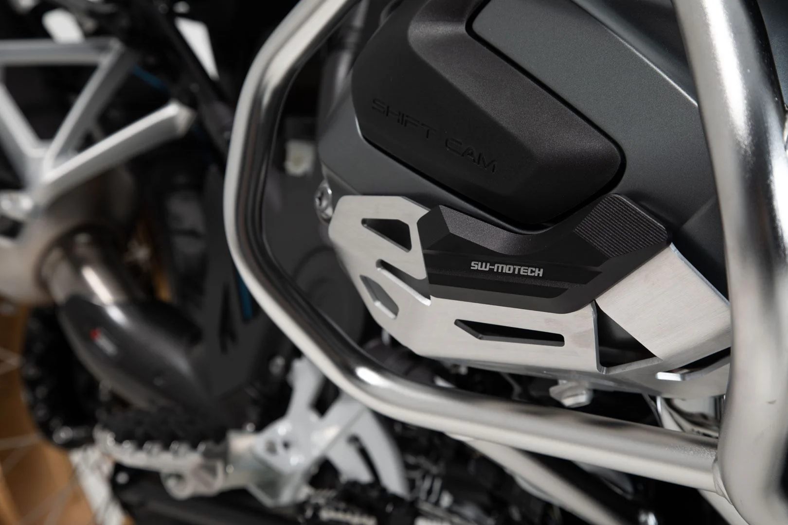 Cylinder guard BMW R 1250 GS/Adv, R 1250 RS/ RT Black/Silver