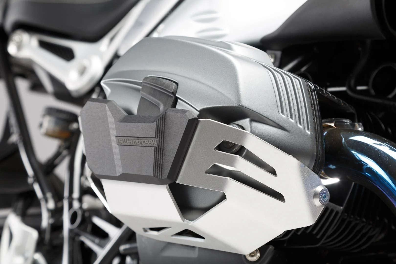 Cylinder guard BMW R1200 R / GS / Adv, R nineT Silver - Image 3