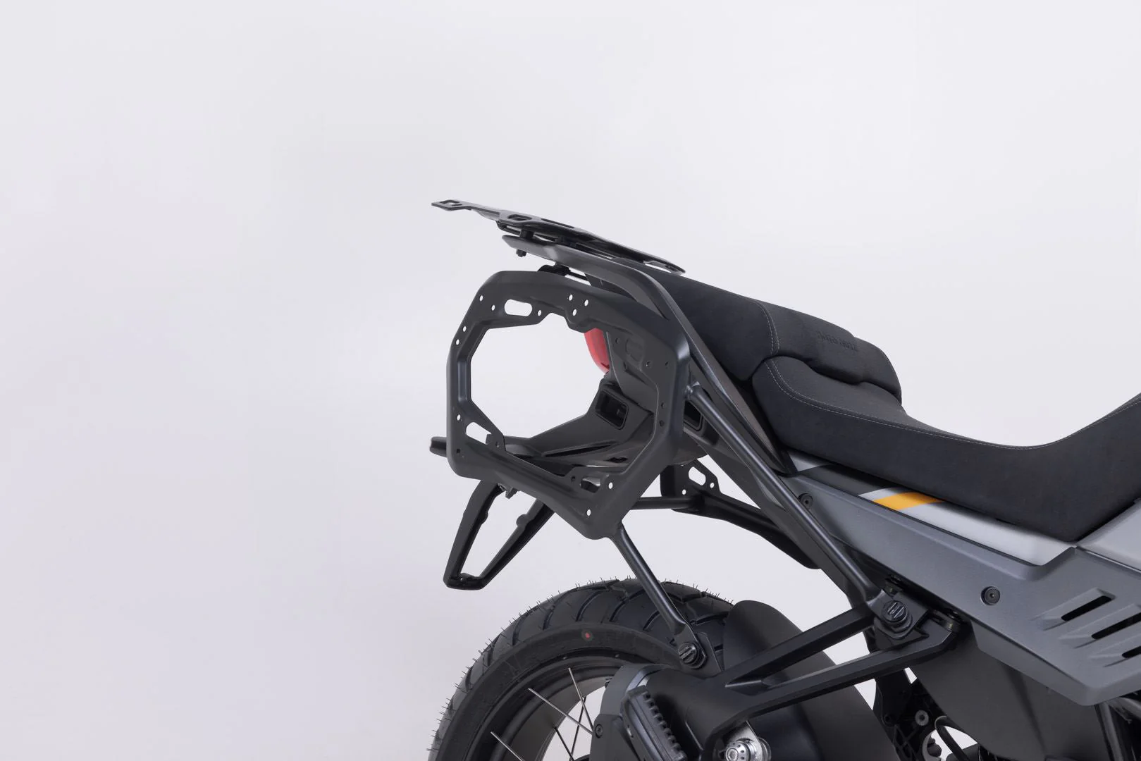 DUSC hard case system Black. 41/41 l. Moto Guzzi Stelvio (23-). - Image 3