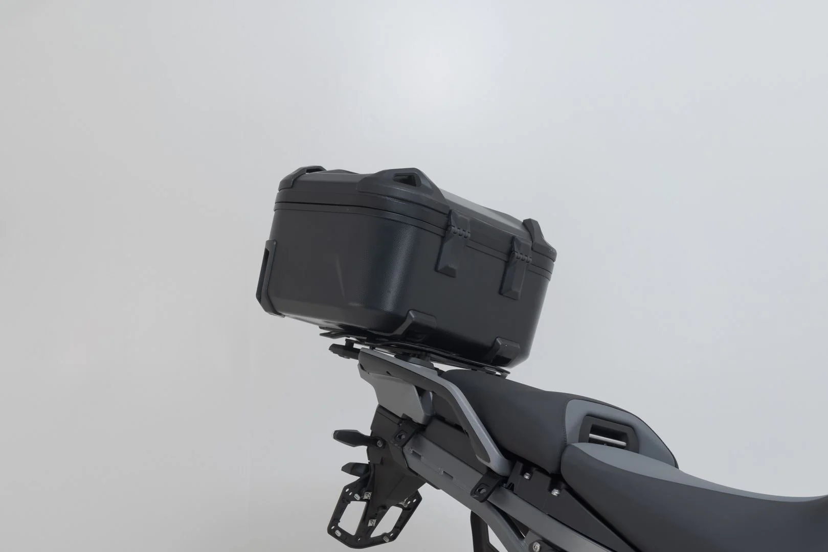 DUSC L top case system Black. 41 l. BMW R 1300 GS . BMW top case holder. - Image 4