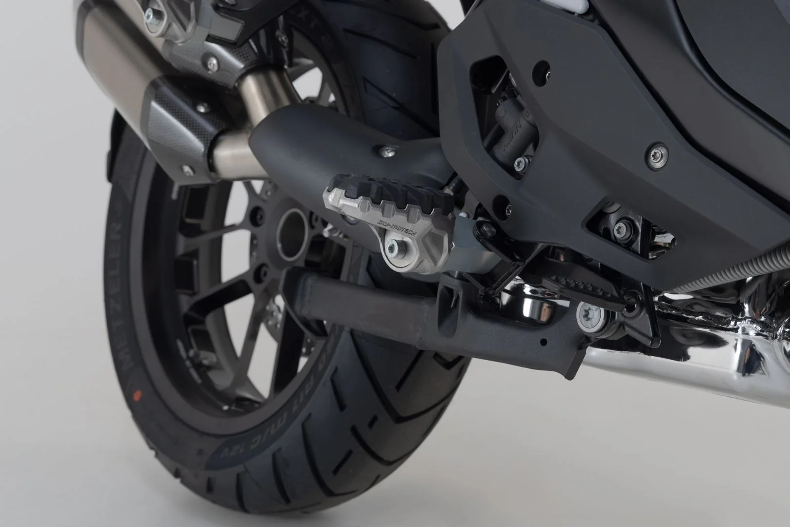 EVO footrest kit BMW R1200GS LC/Adv (12-), R1250GS/Adv (18-) - Image 4