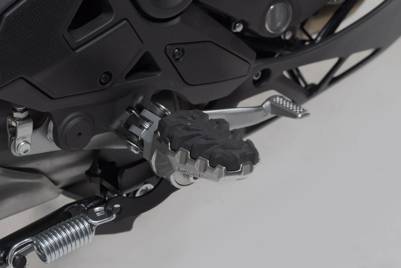 EVO footrest kit Kawasaki models - Image 5
