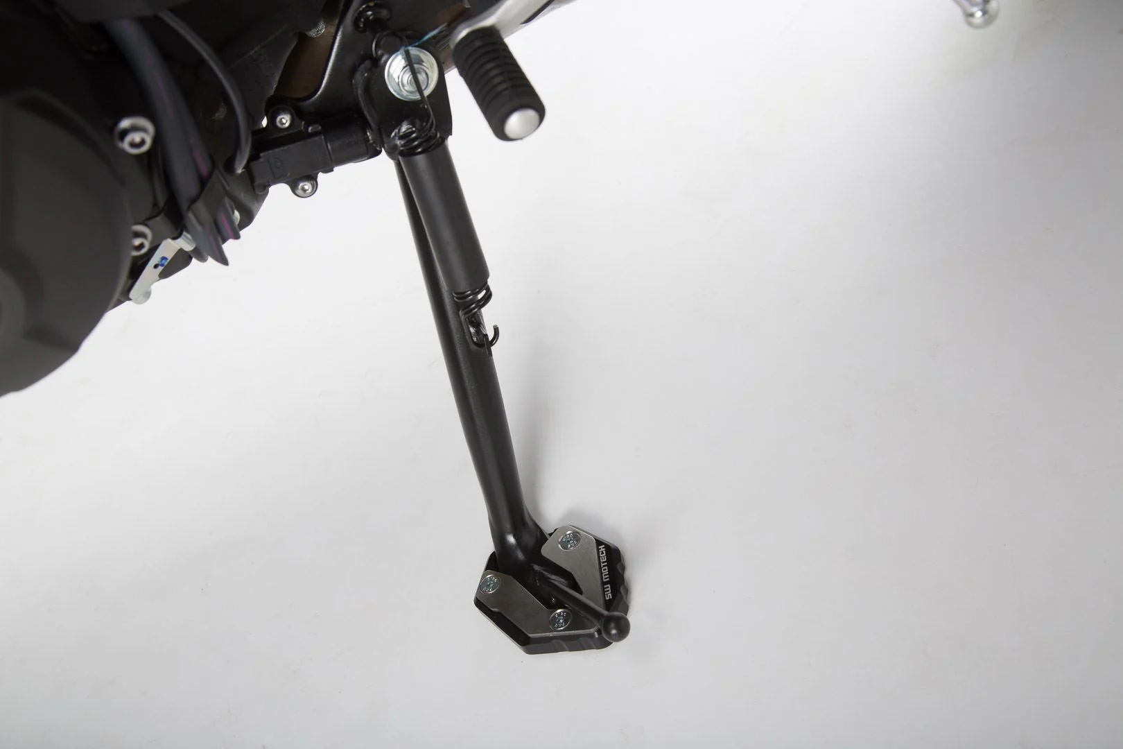 Extension for Side Stand Foot Yamaha MT-09 Tracer, XSR900/Abarth Black/Silver - Image 5