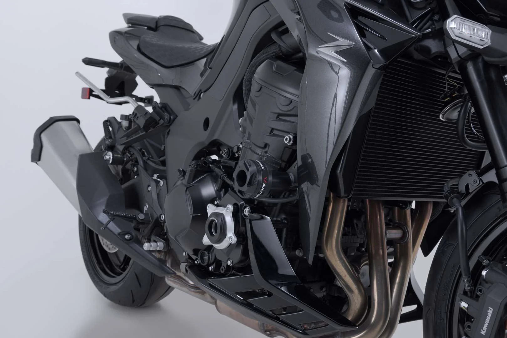 Frame slider kit Black. Kawasaki Z900 models (16-), Z1100 (25-). - Image 7