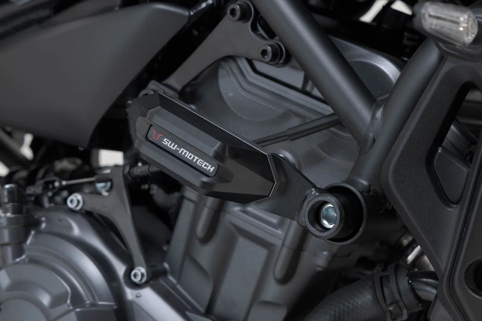 Frame slider kit  Yamaha MT-07 (14-) / MT-07 Tracer (16-) Black - Image 2