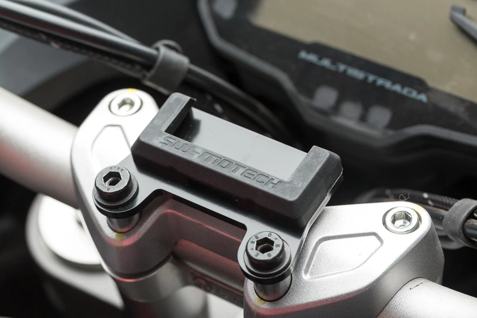 GPS Mount for Handlebar Ducati Multistrada 1200 / 950 / 1260 Black - Image 4