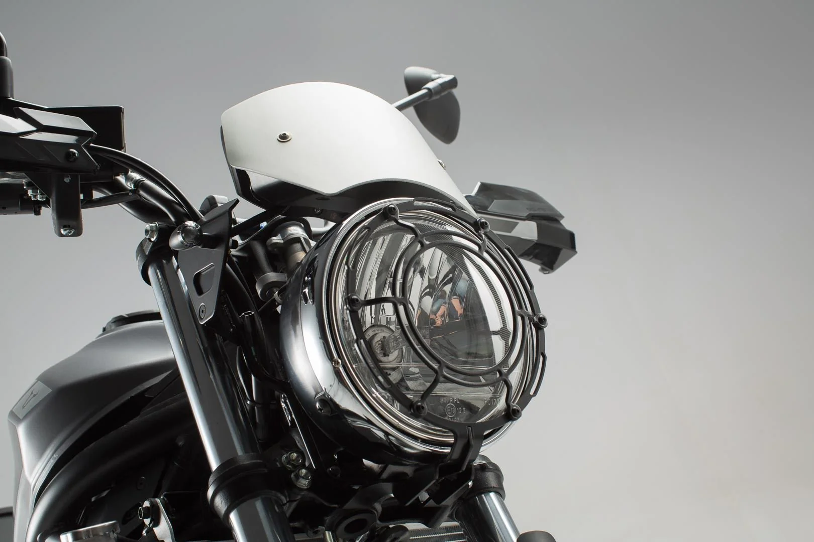 Headlight guard Grille Suzuki SV650 ABS (15-). Black