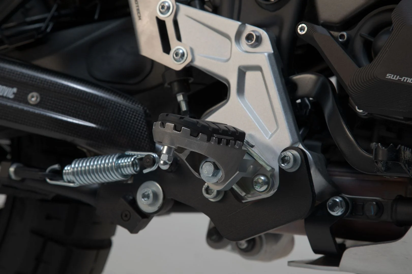 ION footrest kit Silver. Yamaha TÈnÈrÈ 700 models (19-). - Image 2