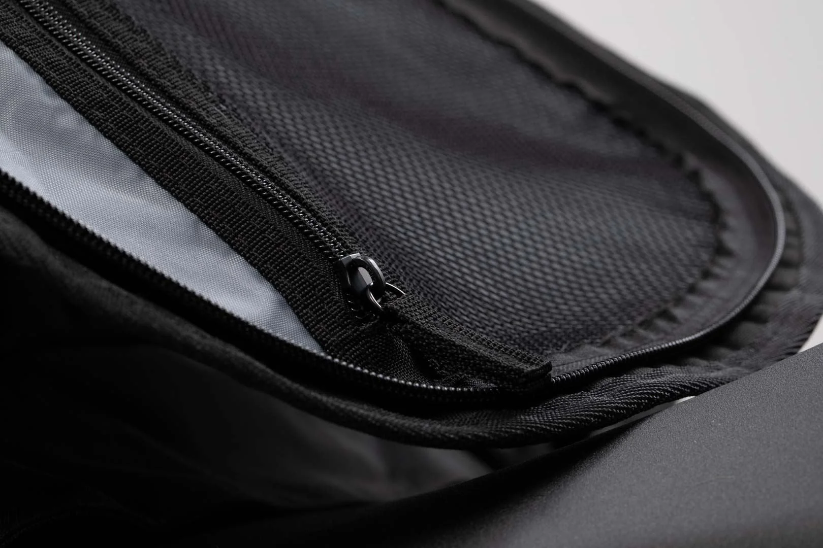 ION L Tail Bag 50 litre 600D Polyester / Soft-Vinyl Black - Image 5