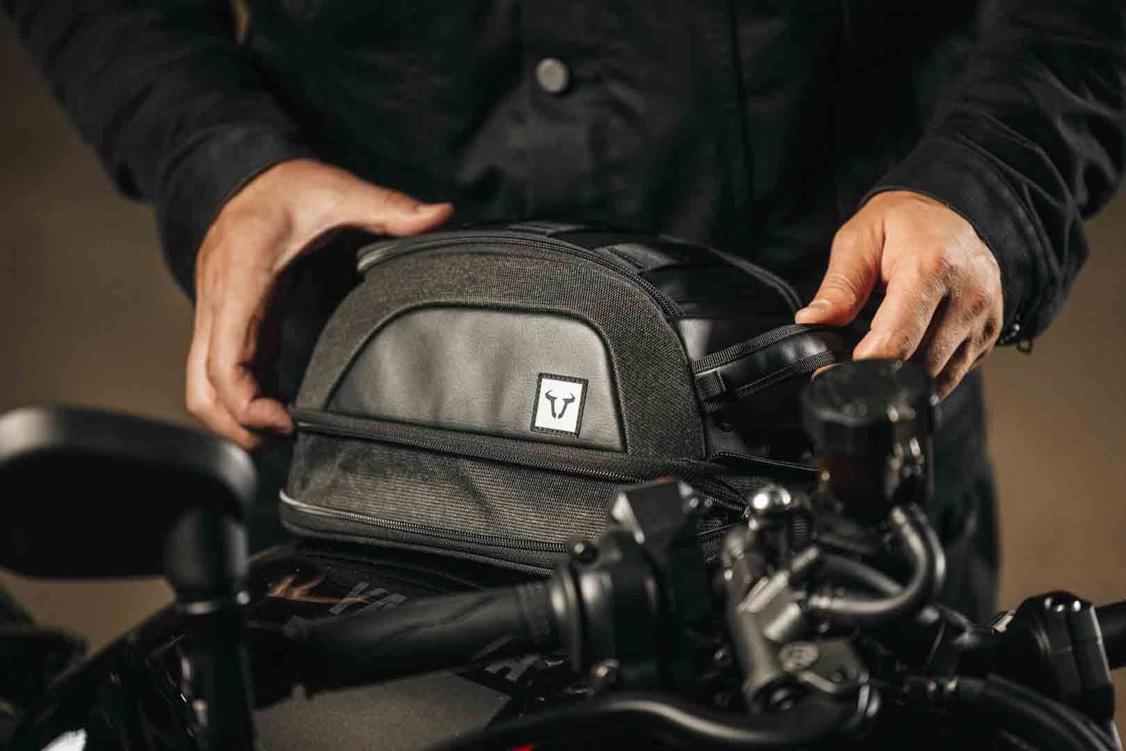Legend Gear magnetic tank bag LT3 3.5 l - 5.5 l. Magnetic fastening. - Image 5