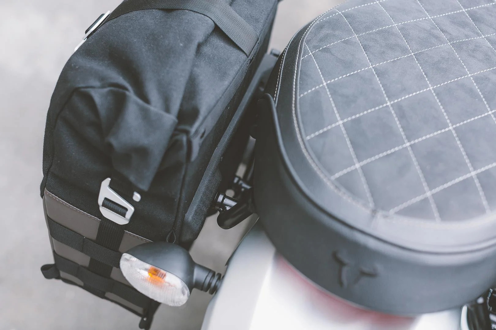 Legend Gear Side Bag LC1 - 9.8 litre For SLC Side Carrier right Black Edition - Image 3