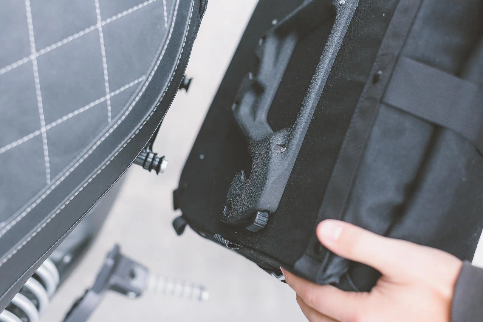 Legend Gear Side Bag LC2 - 13.5 litre For left SLC Side Carrier Black Edition - Image 2