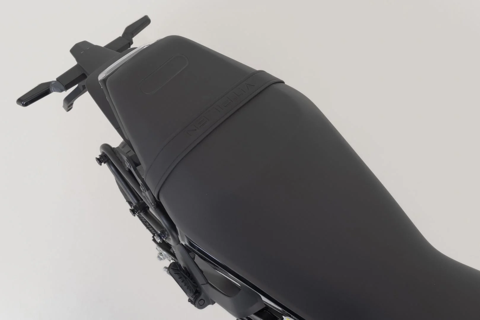 Legend Gear side bag system LC - Black Edition Husqvarna Svartpilen/Vitpilen 401 (23-). - Image 4
