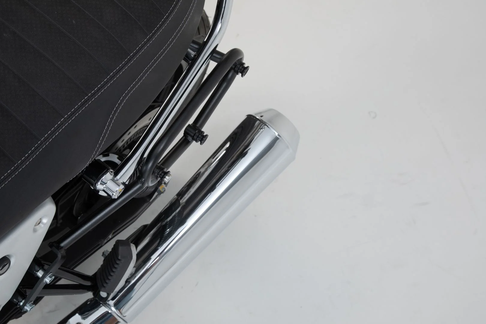 Legend Gear Side Bag System LC Moto Guzzi V7 III (16- ) Black Edition - Image 4