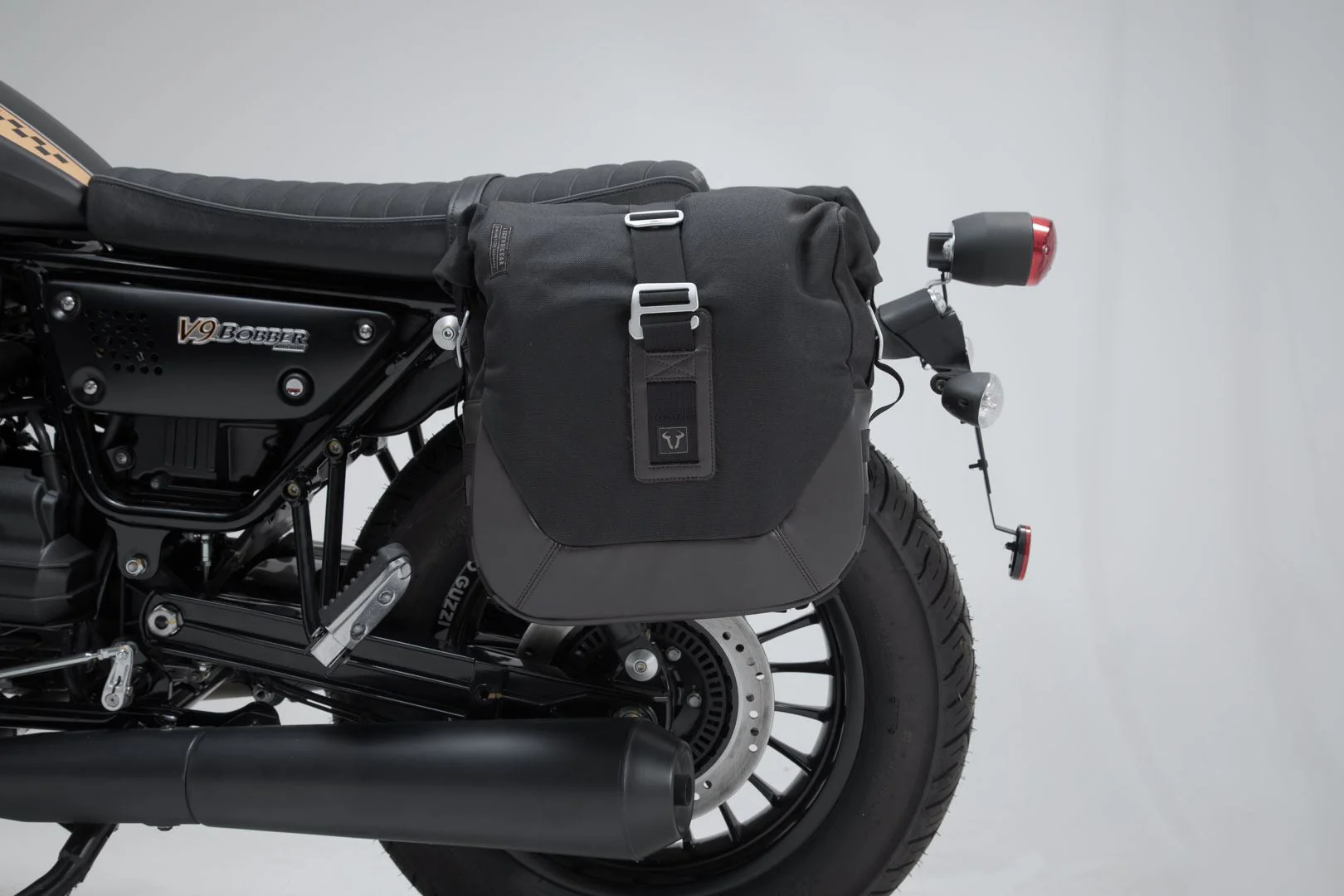 Legend Gear Side Bag System LC Moto Guzzi V9 Roamer/Bobber (15-) Black Edition - Image 4