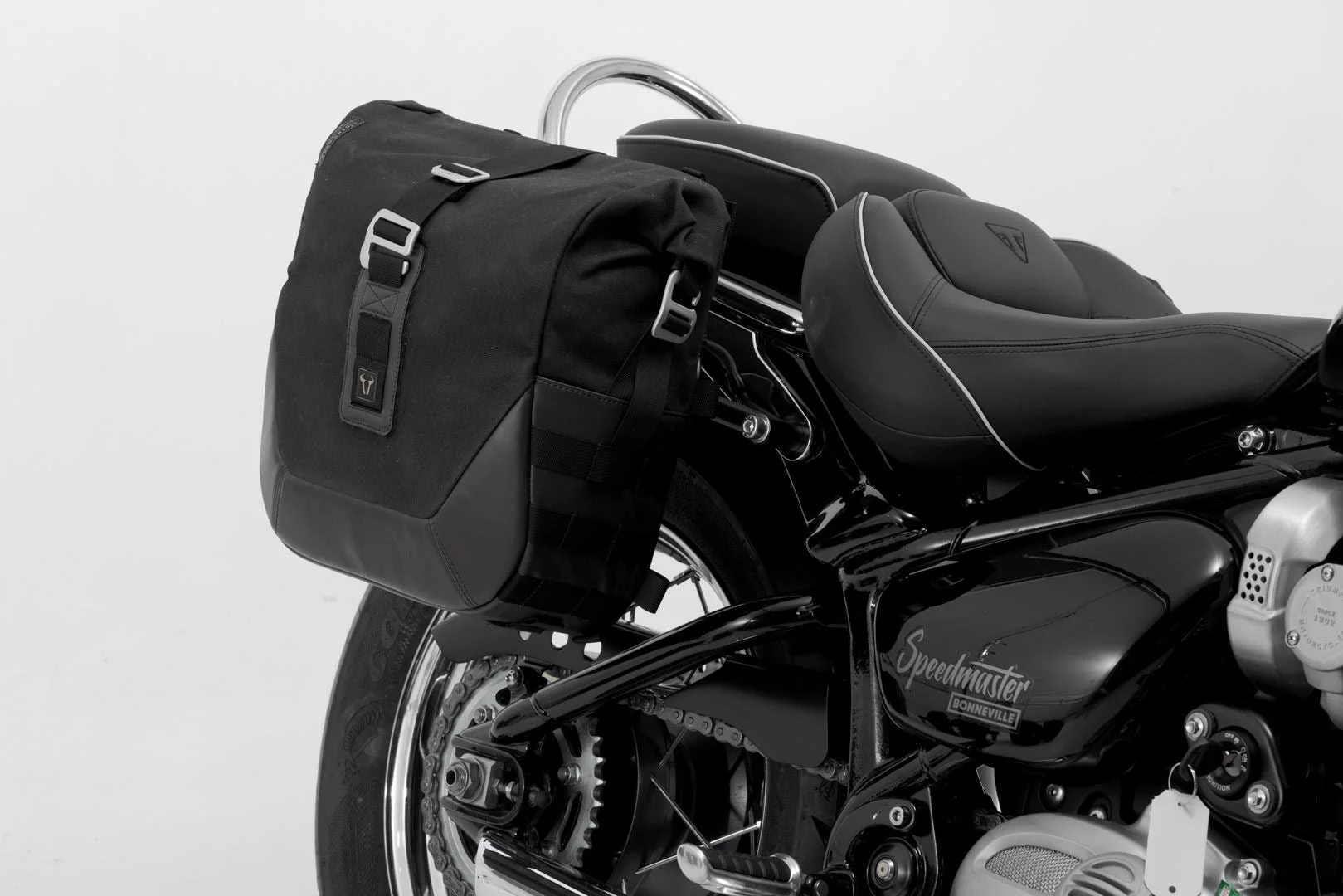 Legend Gear Side Bag System LC Black Edition Triumph Bonneville Speedmaster (18-) - Image 5