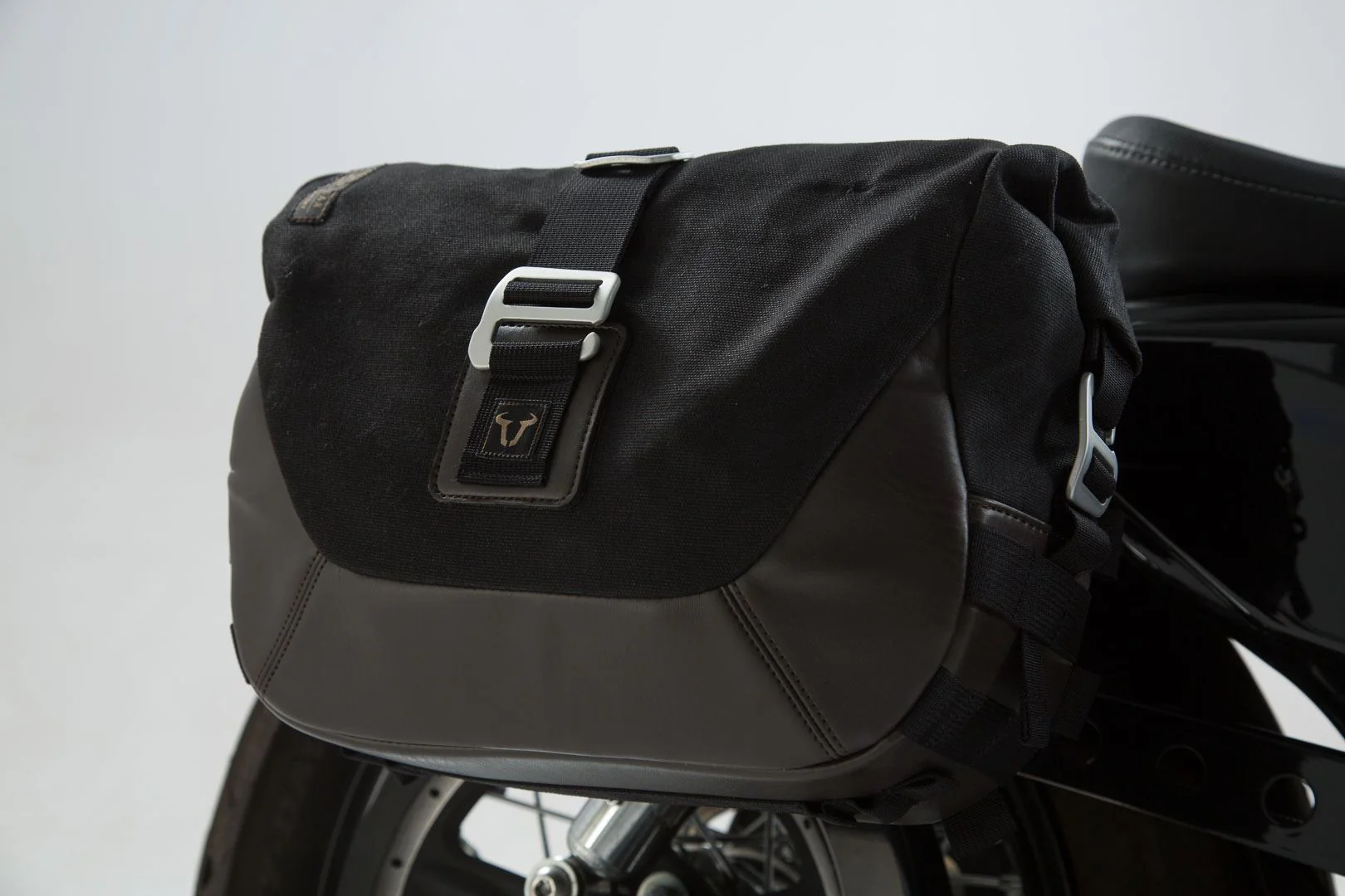 Legend Gear Side Bag System LC Harley-Davidson Sportster models (04-) - Image 3