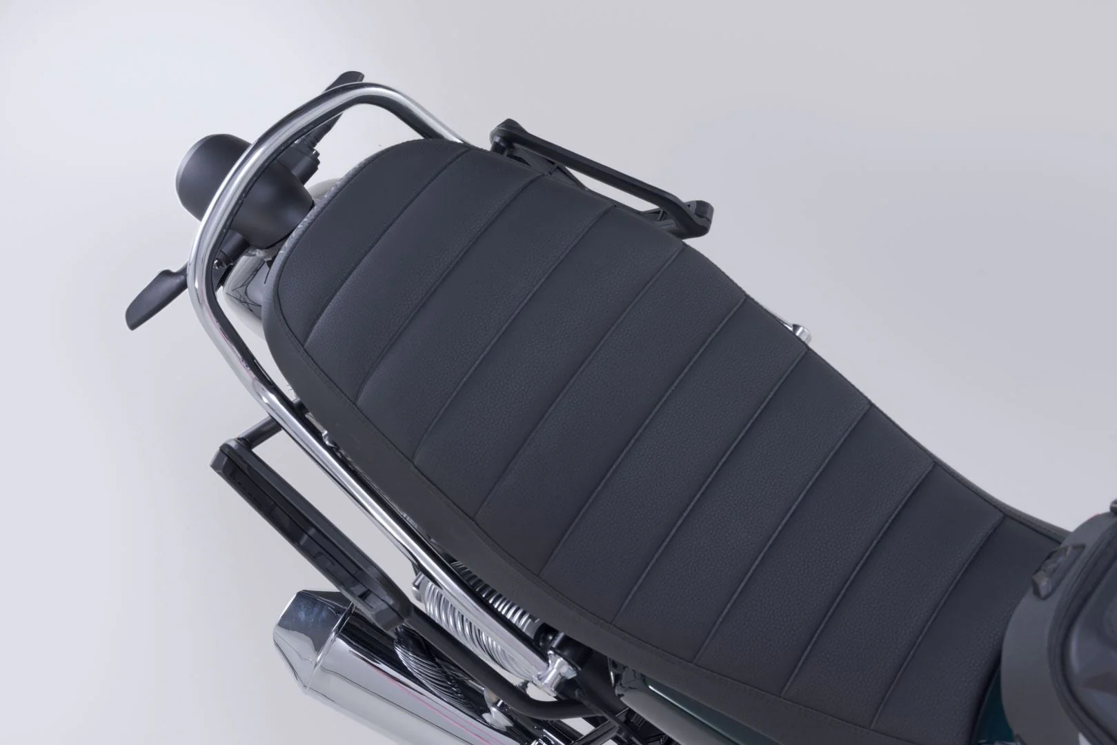 Legend Gear Side Bag system V-LOC 11/11 l. Moto Guzzi V7 models (20-). - Image 4