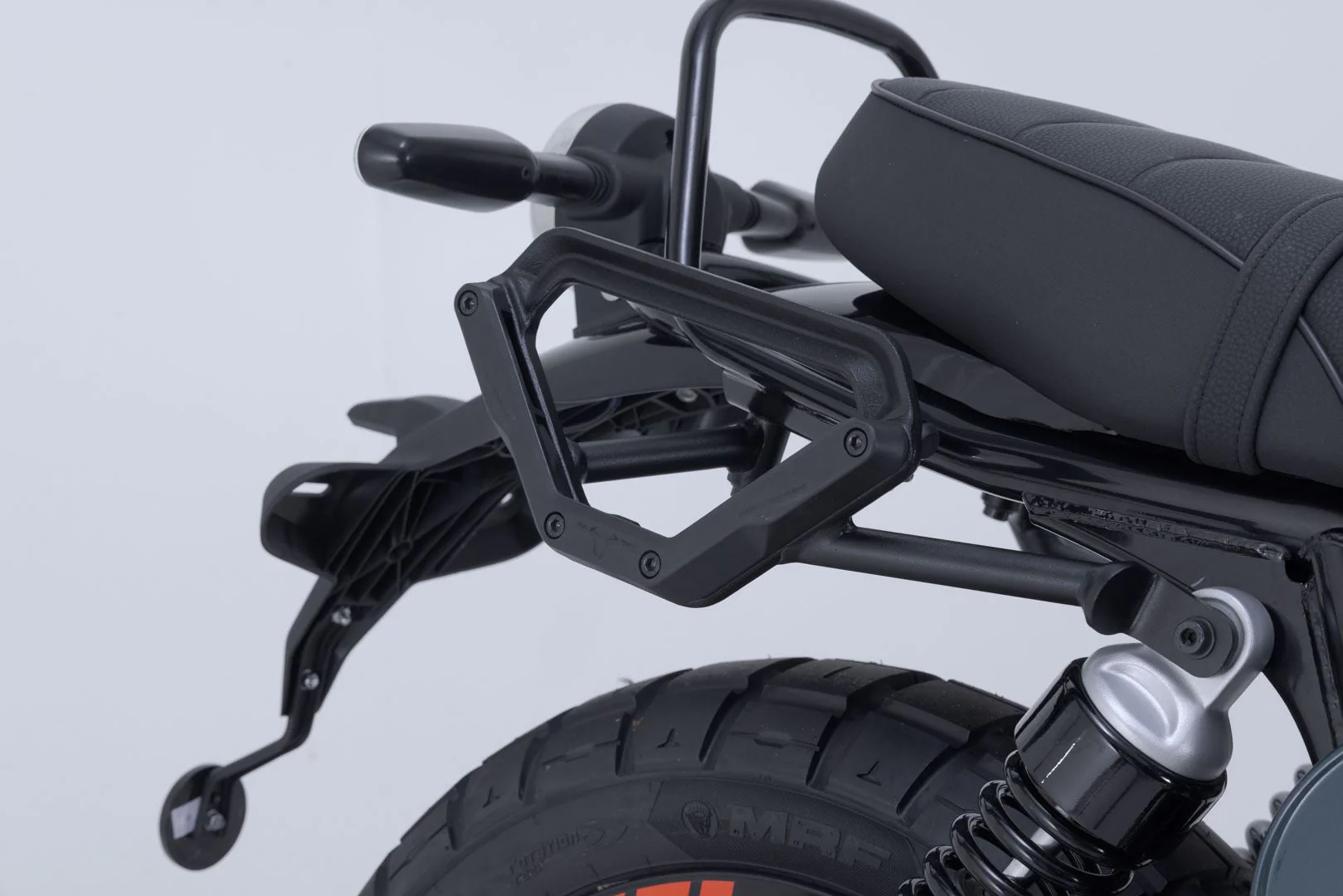 Legend Gear Side Bag system V-LOC 16/11 l. Royal Enfield Bear 650 (23-). - Image 3