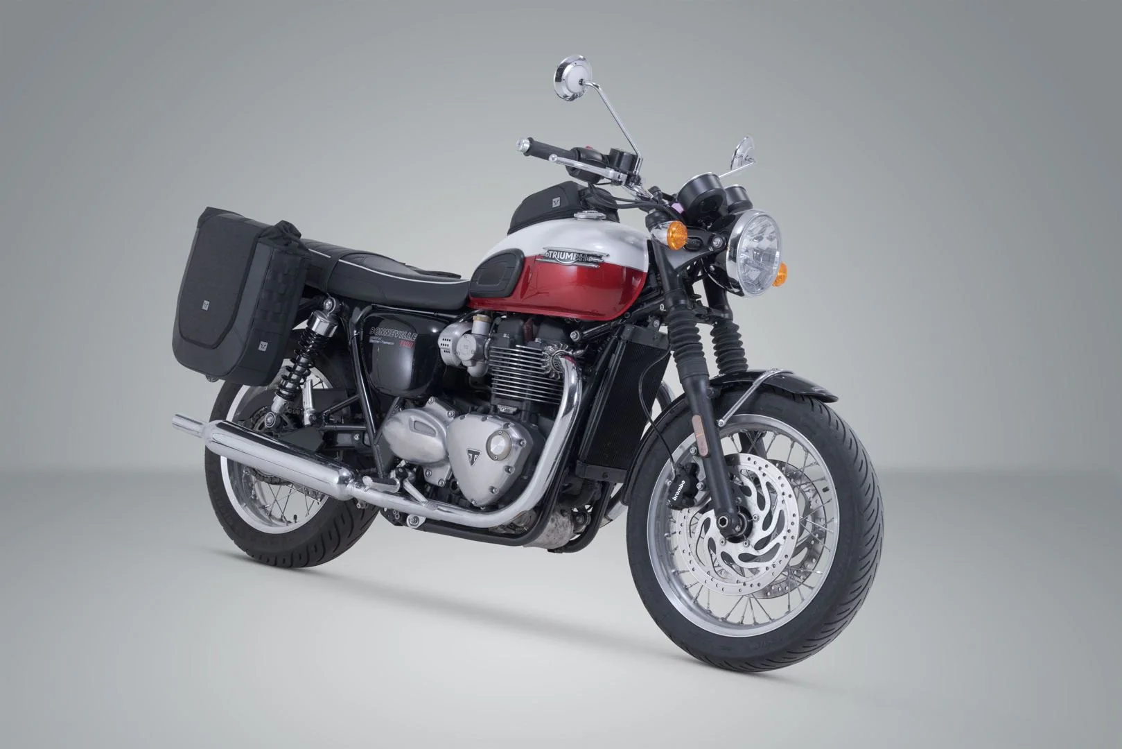 Legend Gear Side Bag system V-LOC 16/16 l. Triumph Bonnev. T100 (16-)/ T120 (15-). - Image 2