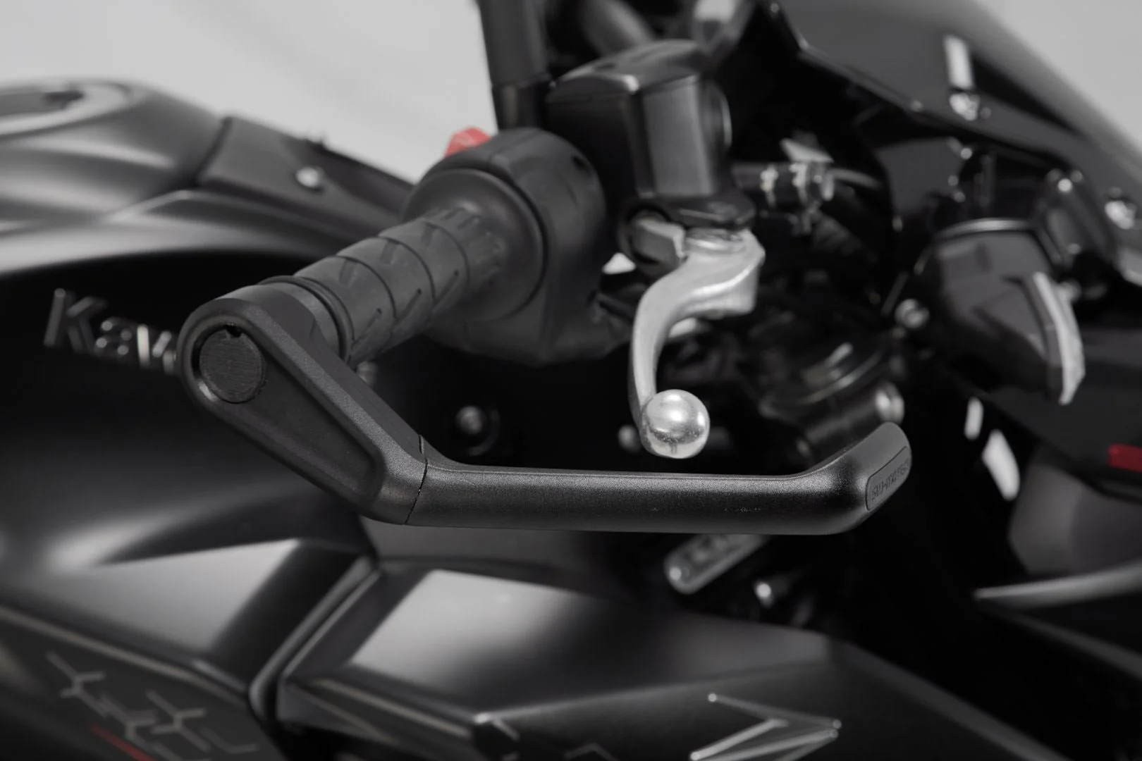 Lever guards Black. Kawasaki models Yamaha MT-09 (23-). - Image 5