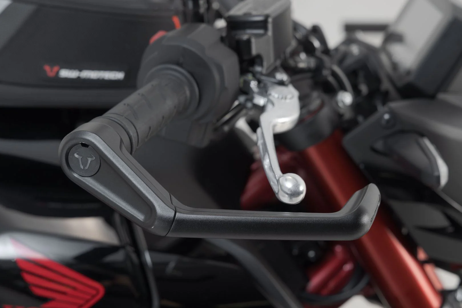 Lever guards Honda CB750 Hornet (22-) Black - Image 5