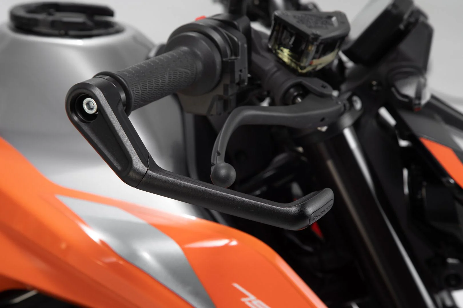 Lever guards KTM 790/890 Duke, 1290 Super Duke R Black - Image 5