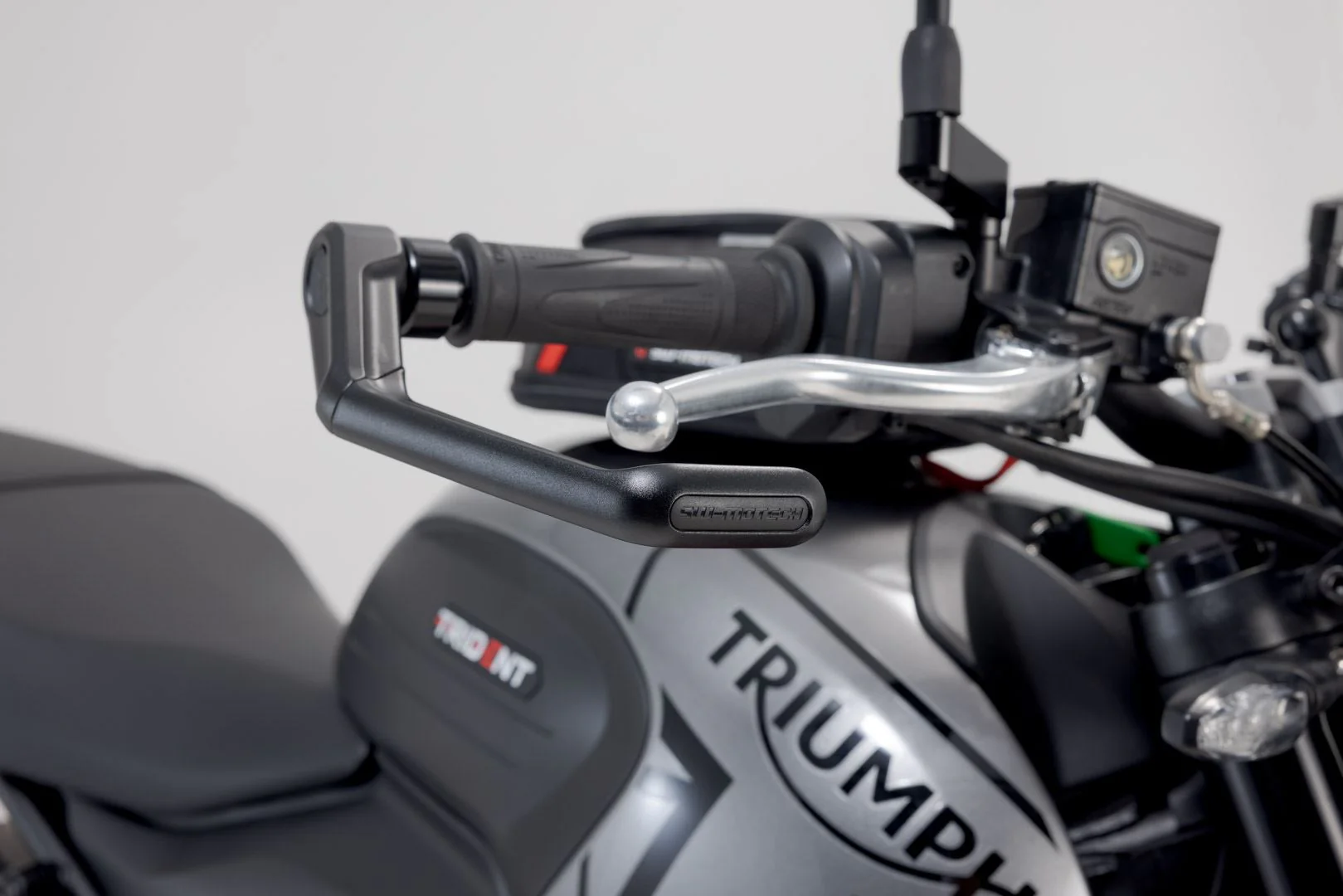 Lever Guards Triumph Trident 660 (21-) Black - Image 3