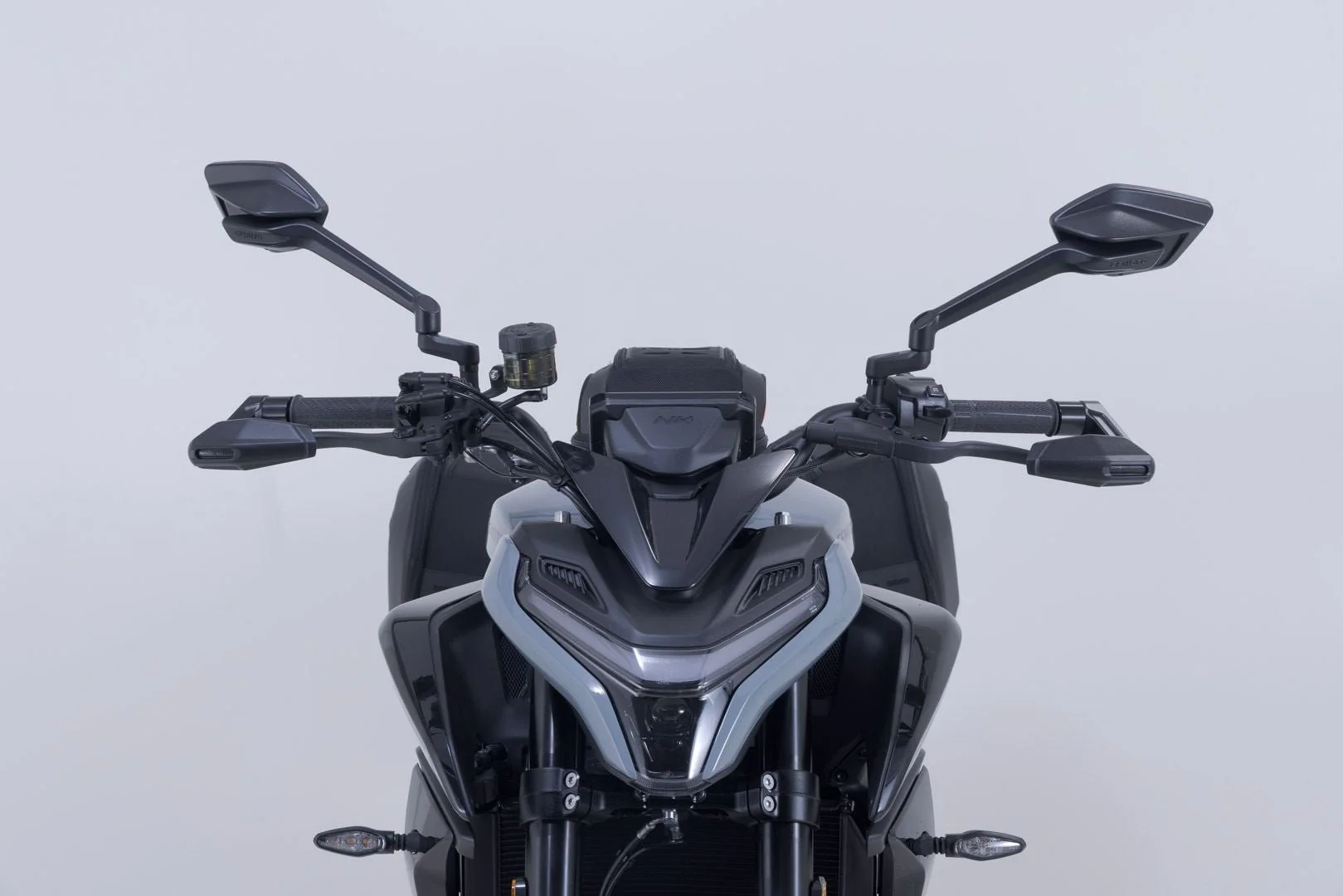 Lever guards with wind protection Black. CFMoto 675NK (25-). - Image 2