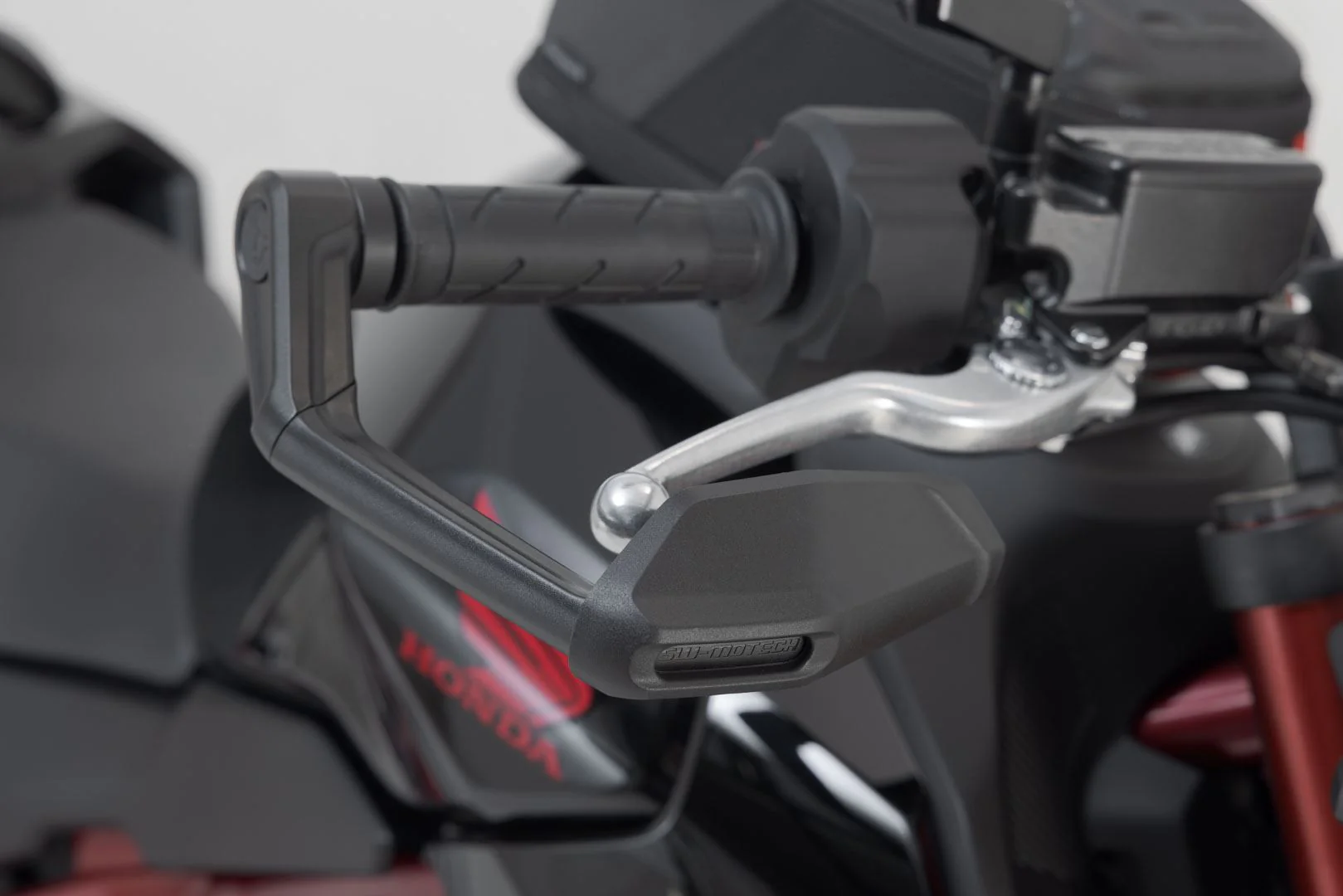Lever guards with wind protection Honda CB750 Hornet (22-) Black - Image 4