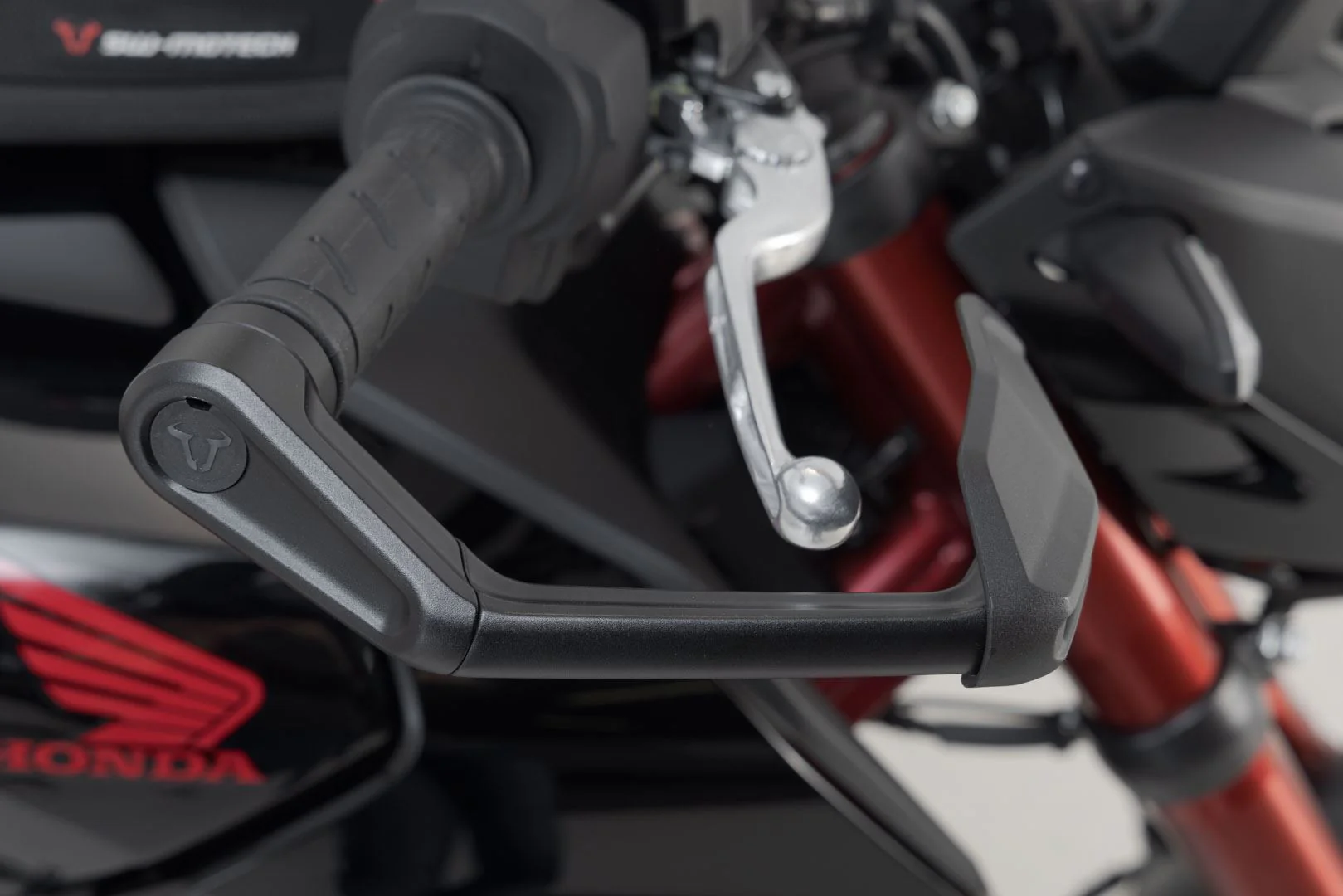 Lever guards with wind protection Honda CB750 Hornet (22-) Black - Image 5