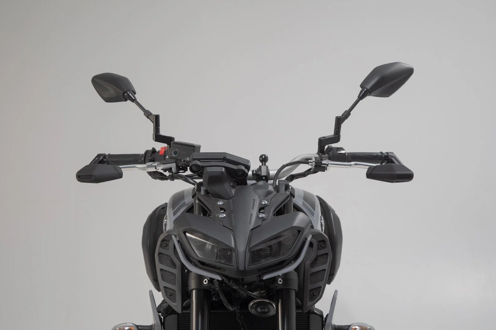 Lever Guards Yamaha MT-07 / MT-09 / MT-10 with Wind Protection Black - Image 2