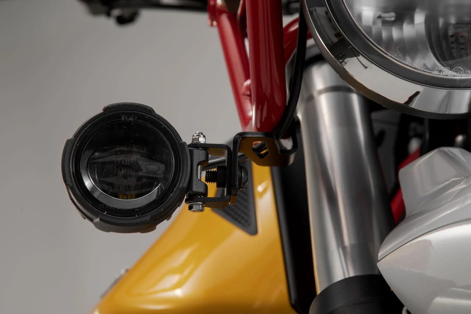 Light Mounts Moto Guzzi V85 TT (19-) Black - Image 3