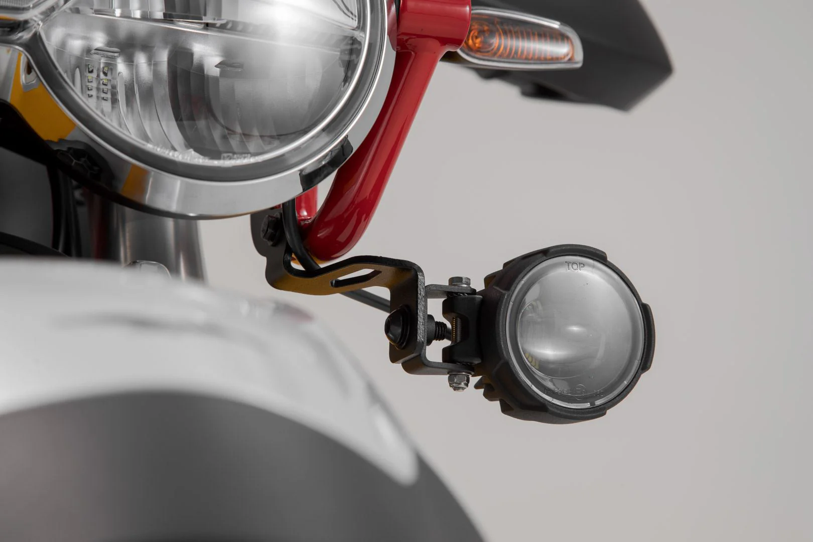 Light Mounts Moto Guzzi V85 TT (19-) Black - Image 4
