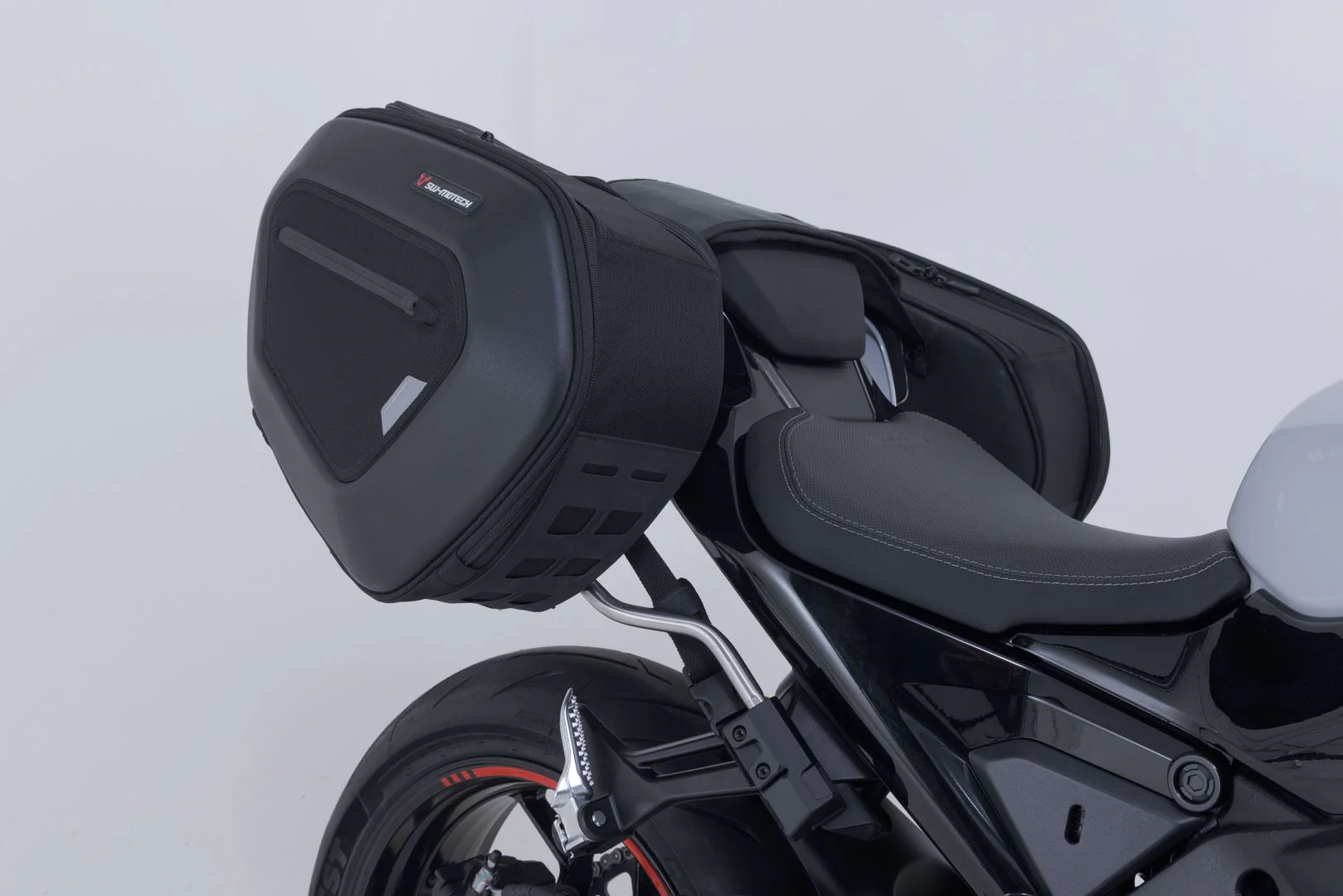 PRO BLAZE H saddlebag set Black. CFMoto 675SR-R (25-). - Image 3