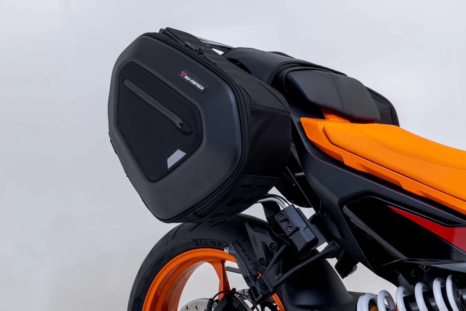 PRO BLAZE H saddlebag set Black. KTM 390 Duke (23-). - Image 3