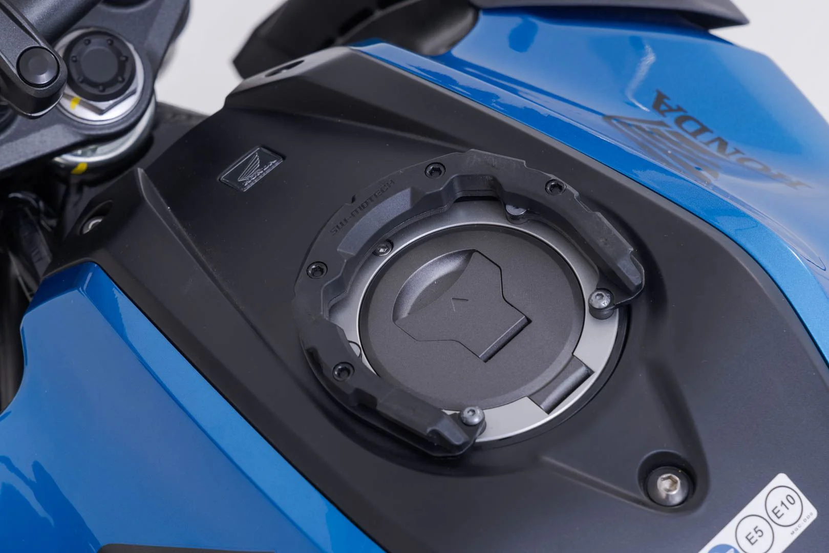 PRO tank ring Black. Honda CB125R (24-). - Image 2